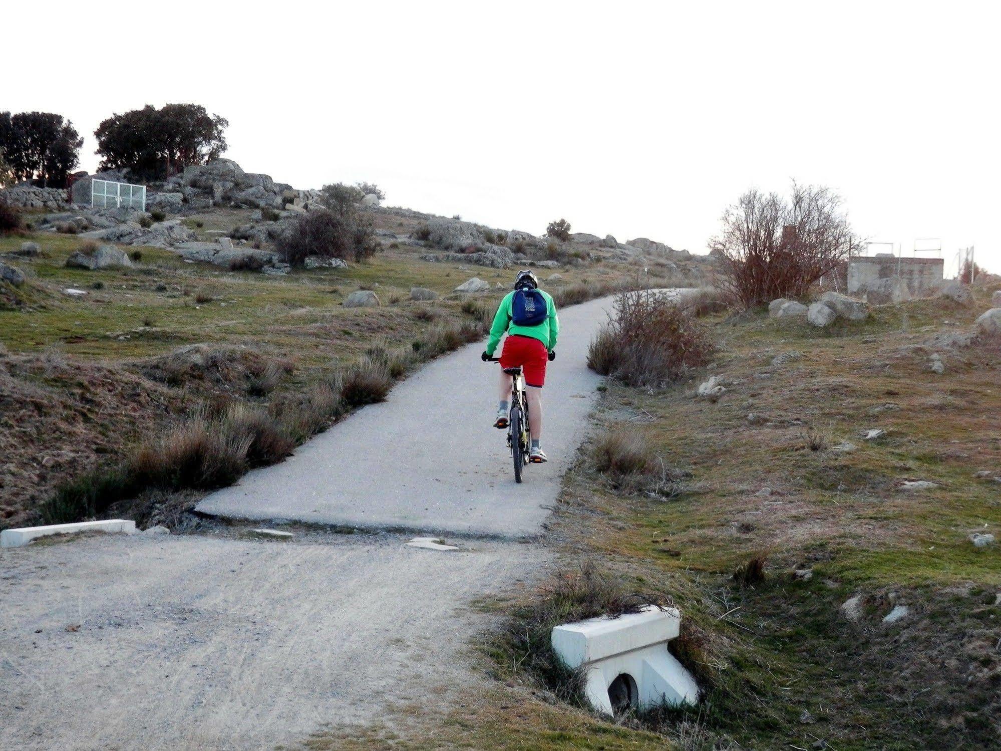 Casa Rural El Dolmen Bernuy-Salinero Buitenkant foto