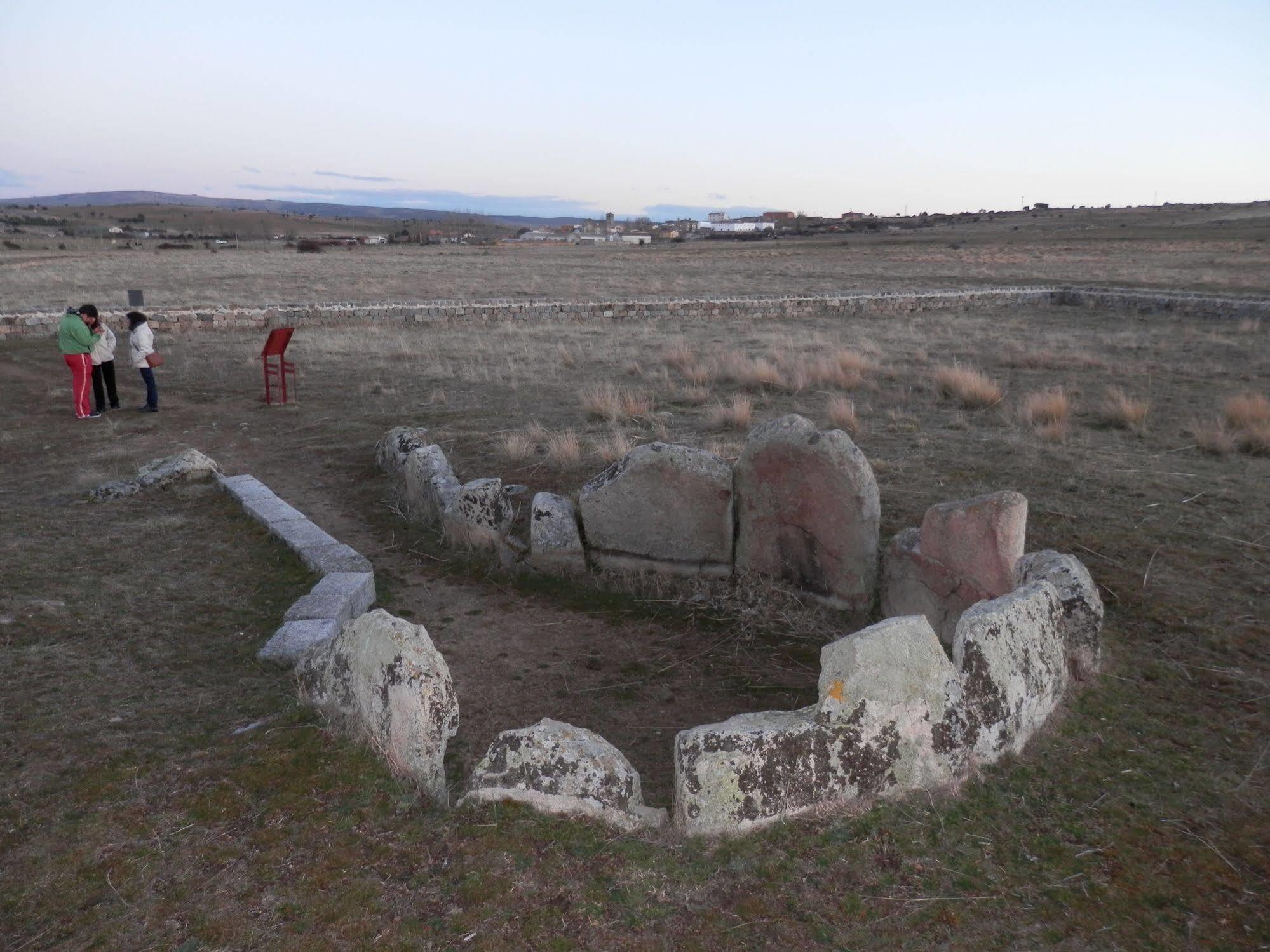 Casa Rural El Dolmen Bernuy-Salinero Buitenkant foto